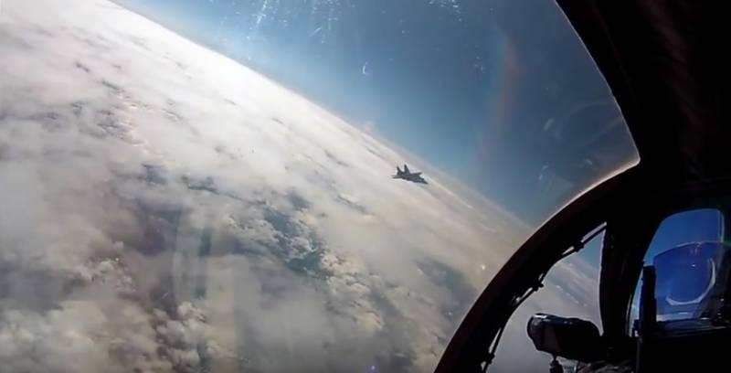 Video intercept the MiG-31 cruise missiles