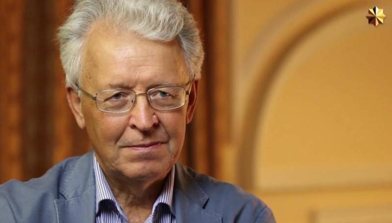 Valentin Katasonov. Plundrare i ett offentligt stråk