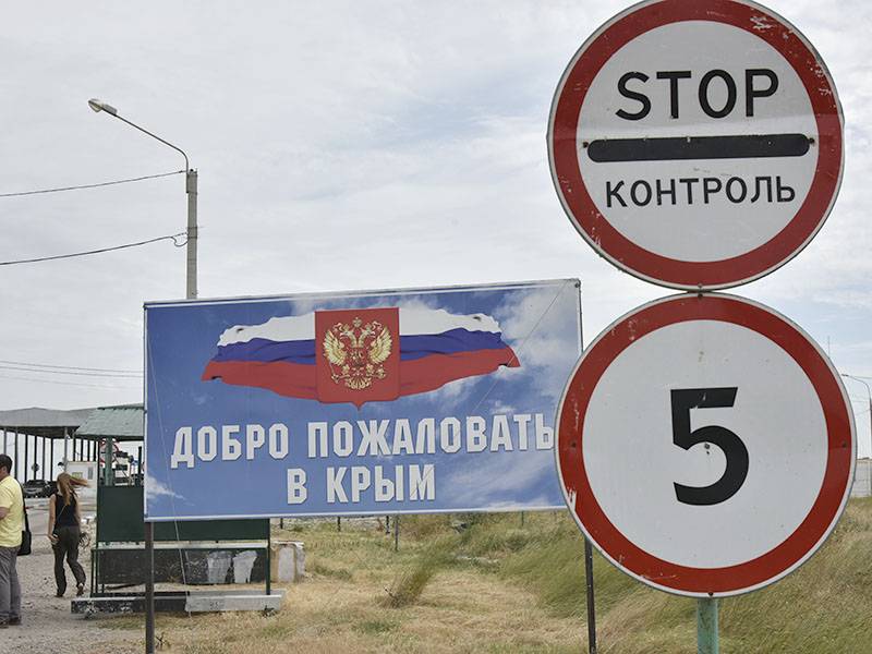 Україна створила вербувальні пункти на кордоні з Кримом