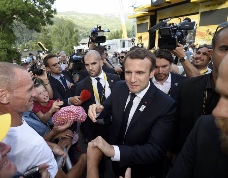 Reuters: Russia followed the Makron using Facebook