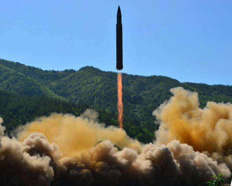 Паўночнакарэйская газета: Пхеньян працягне дэманстрацыю сілы