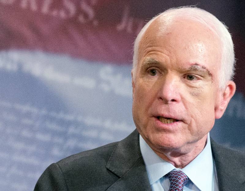 Mccain a commenté la réaction de Trump sur le renforcement des sanctions антироссийских