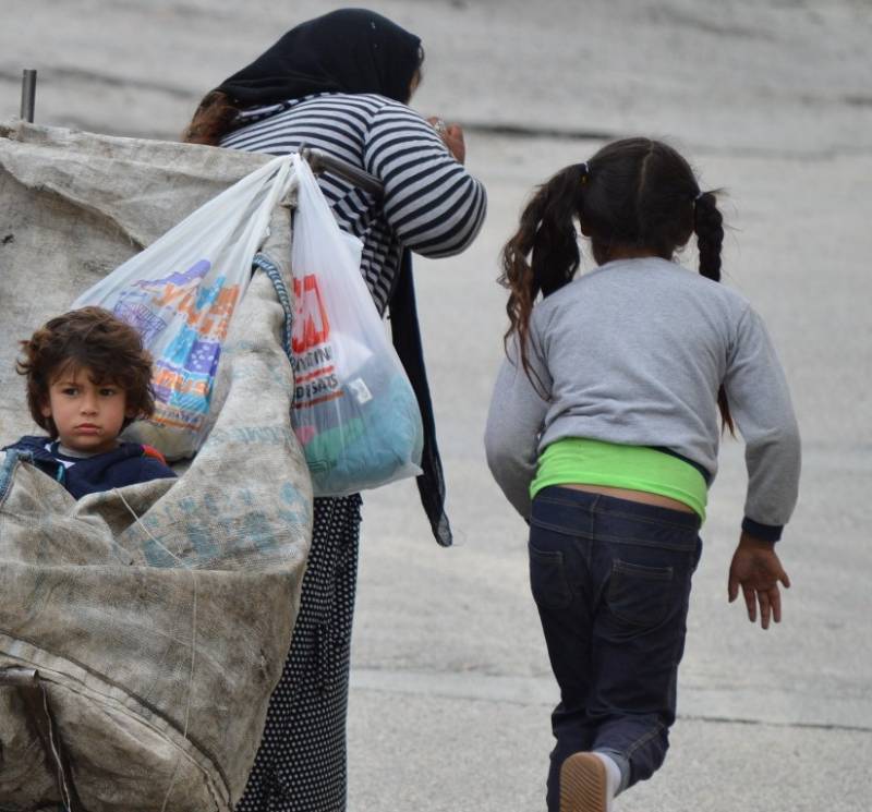 Syrian Kurds in raqqa released from captivity 100 civilians