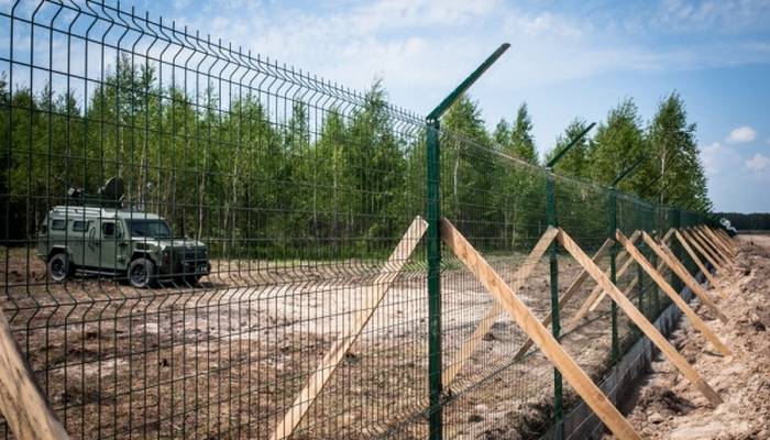 На Україні заявили, що продовжать будівництво стіни на кордоні з Росією