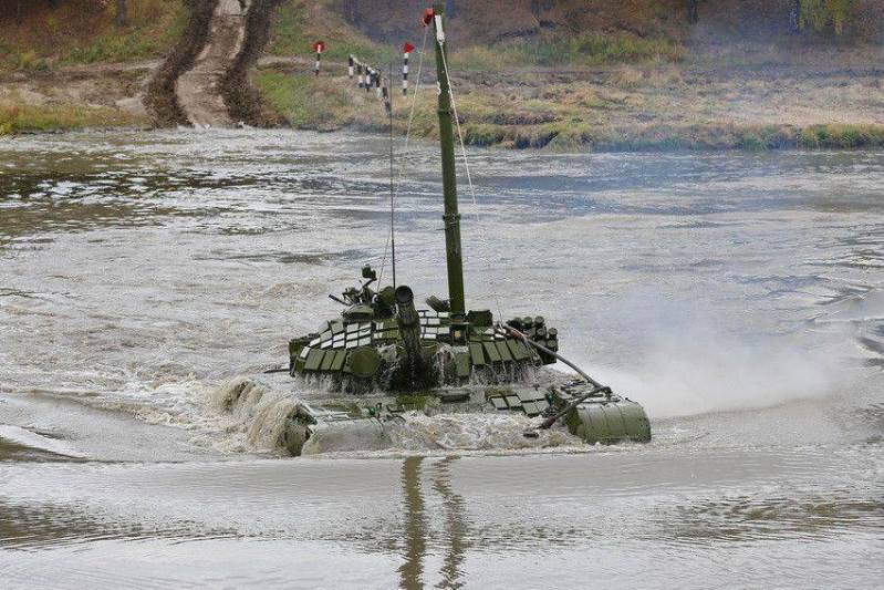 Tankers of the southern military district held underwater driving