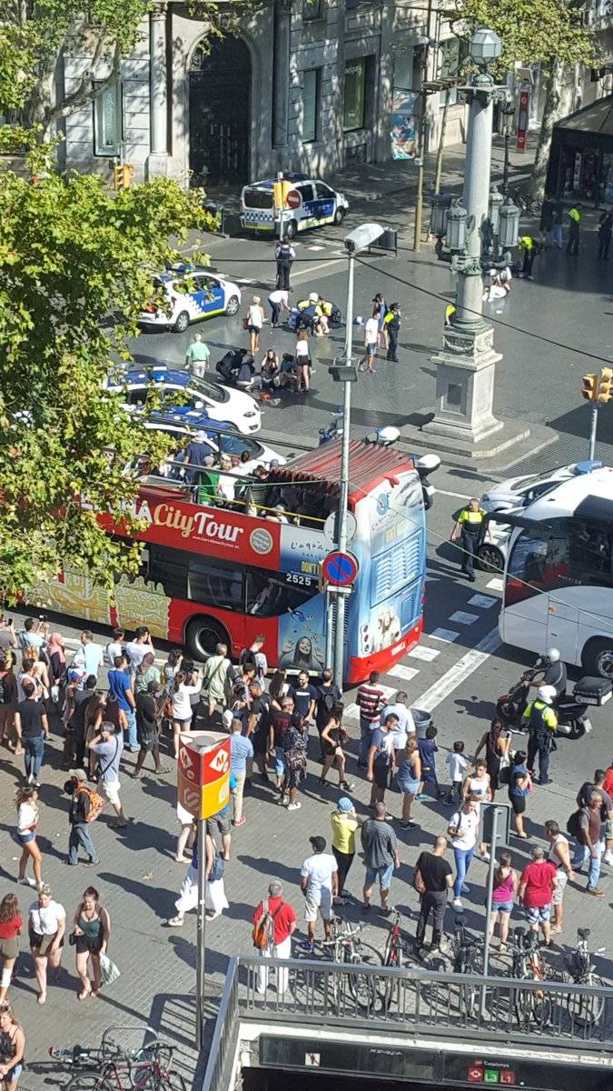 De Kleinbus gefall an d ' Quantitéit vun de Leit zu Barcelona