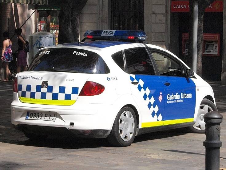 Barcelona er sammenstød mellem ultra-højre og anti-fascister efter det blodige terrorangreb