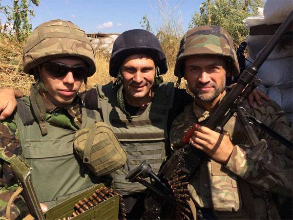 A. Pashinin weapons in the hands lit up in positions nabata in the zone 