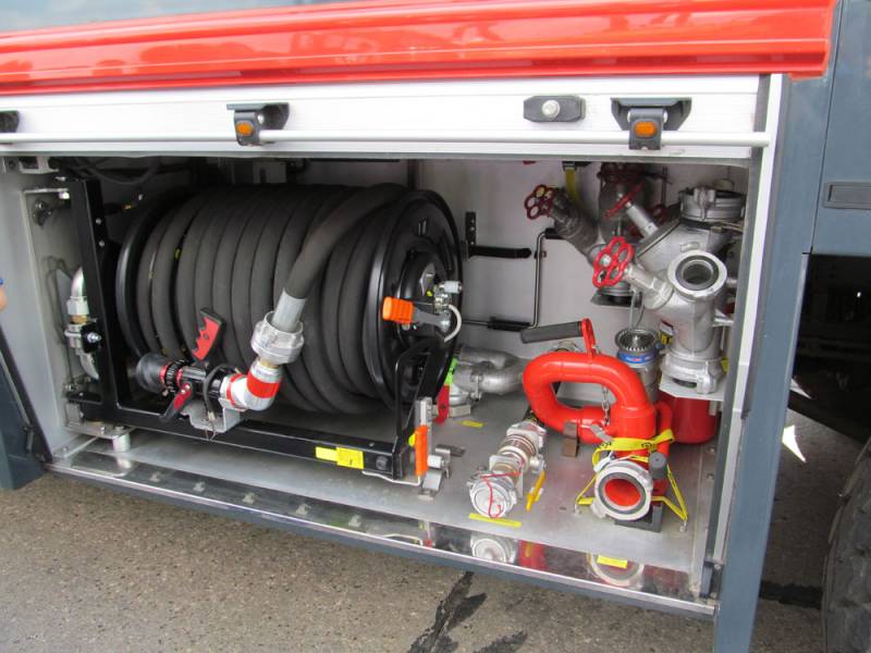 Europäesch Instrumenter op Flugplätzen VKS vun der Russescher Federatioun. Rosenbauer Panther 6x6