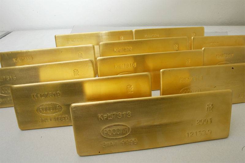 Russia more than six months is buying gold