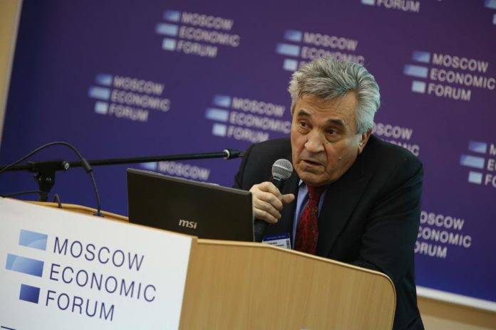 Vasily Simchera: the Russian Economy without rose-colored glasses