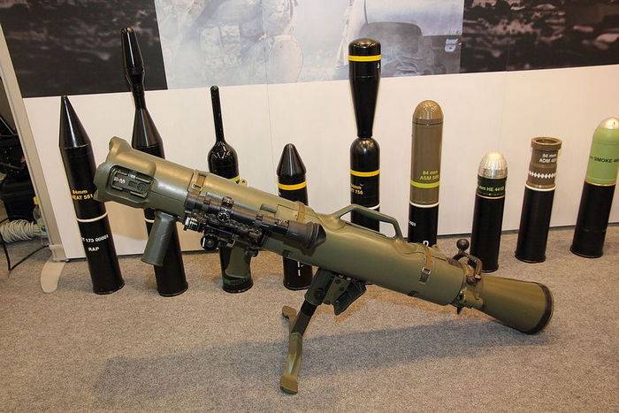 USA buy a large batch of reusable grenade Swedish Carl Gustaf M4
