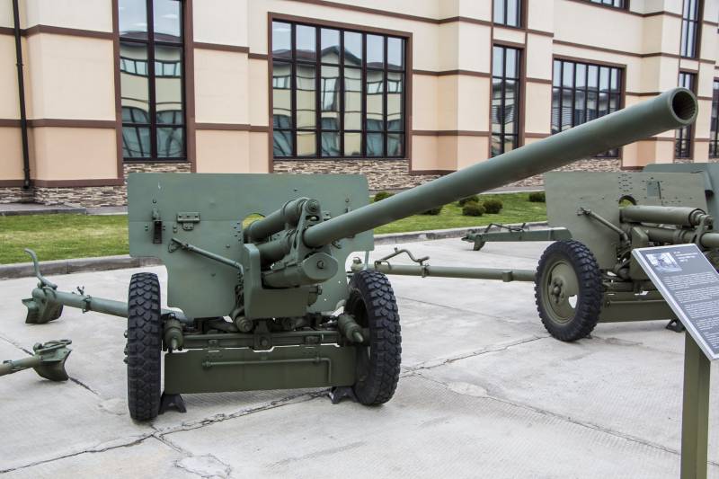 Los relatos de las armas. 57 mm противотанковая el cañón Zis-2