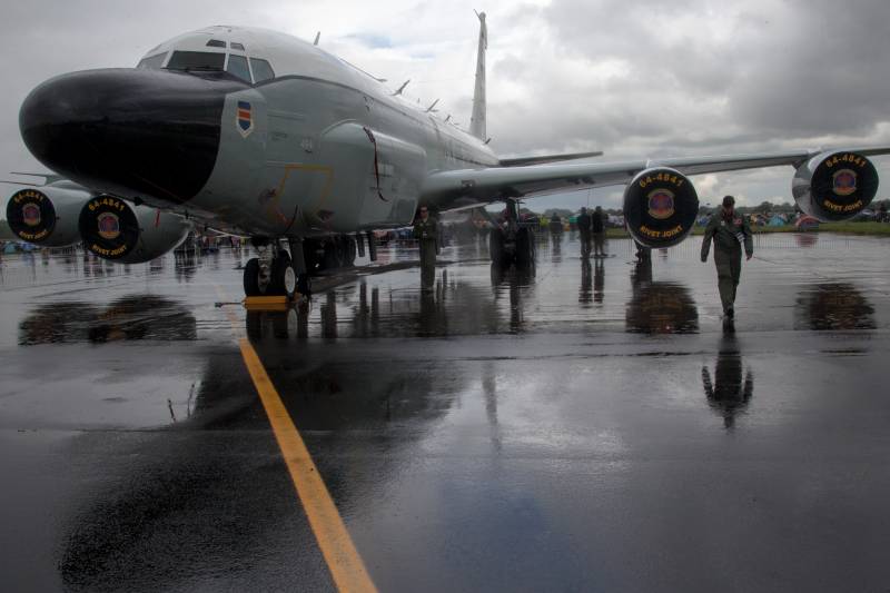 Plus de 10 aéronefs étrangers ont effectué des vols de reconnaissance près des frontières de la fédération de RUSSIE