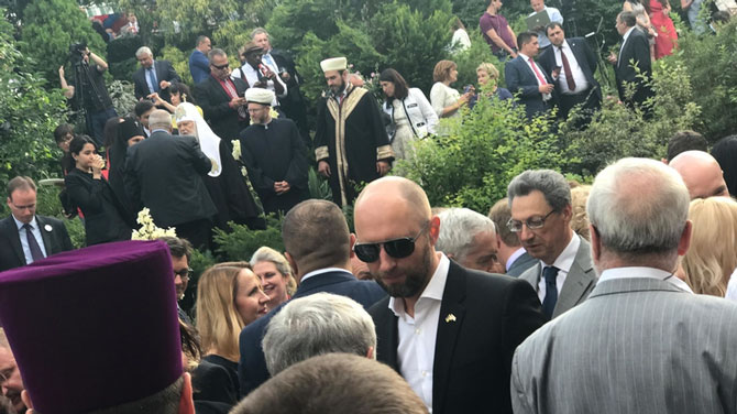 Ұмыту және кешіру. Қайтару Яценюка саяси Олимп