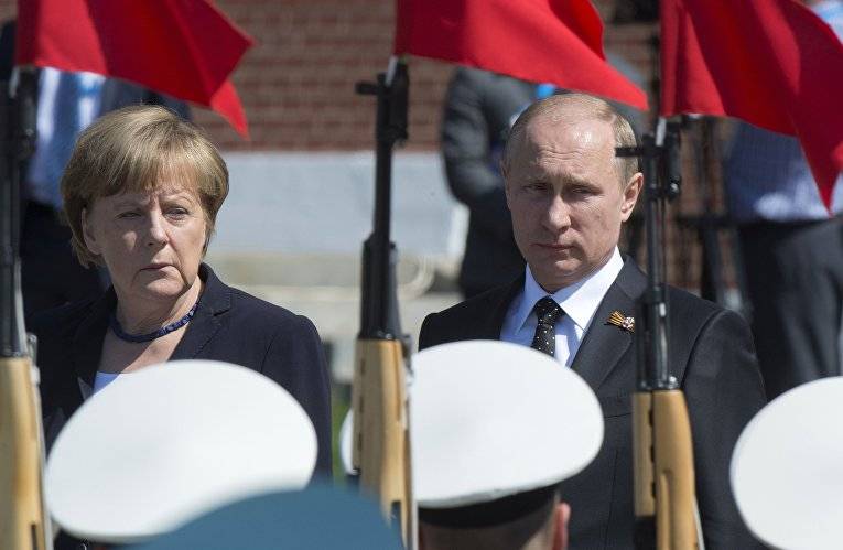 Den Antrëtt vu Russland an d 'Europäesch Unioun an d' Schafung vun den eenzege wierkleche Supermacht, an der Lag, am Concours mat den USA