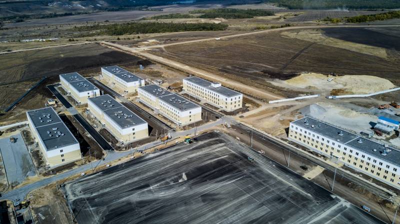 Ciudad militar del siglo 21. Ambivalente sensación de la música