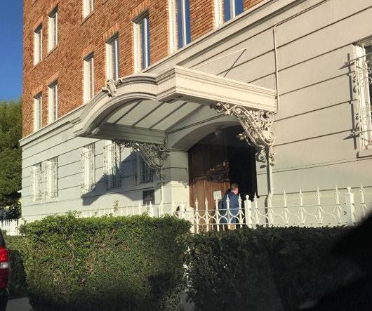 Dans le bâtiment du consulat de la fédération de RUSSIE à San Francisco ont pénétré les représentants des agences de renseignement des états-UNIS