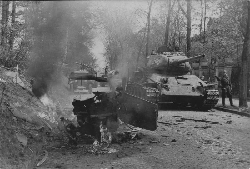 Support tanks in the realities of 1945