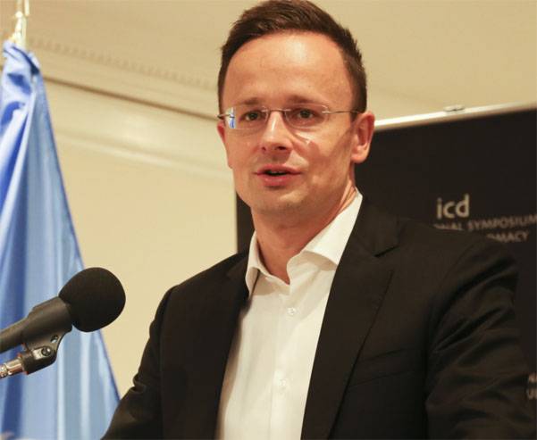 Le chef de la diplomatie Hongroise: il est Temps de revoir l'accord de евроассоциации de l'Ukraine