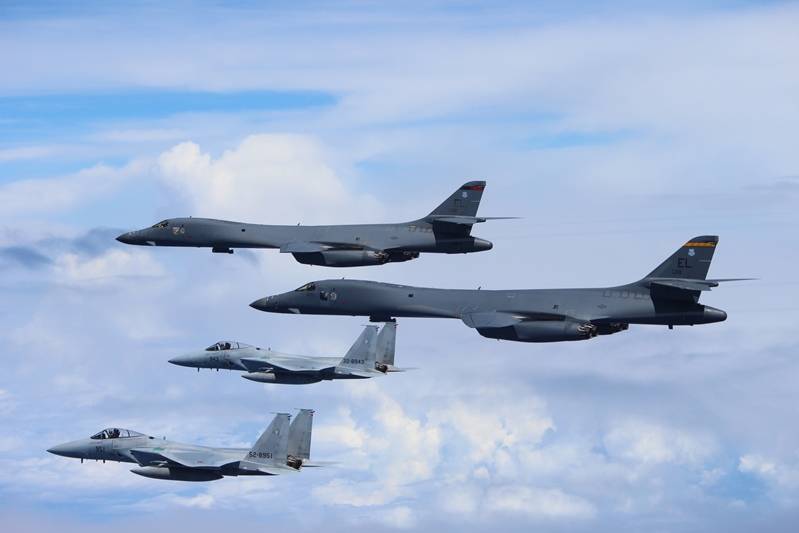 D ' Loftwaff an den USA a Südkorea hunn eng kollektiv Lu