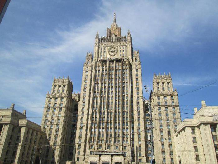 Mead no descartó el cierre de uno de генконсульств de estados unidos en rusia