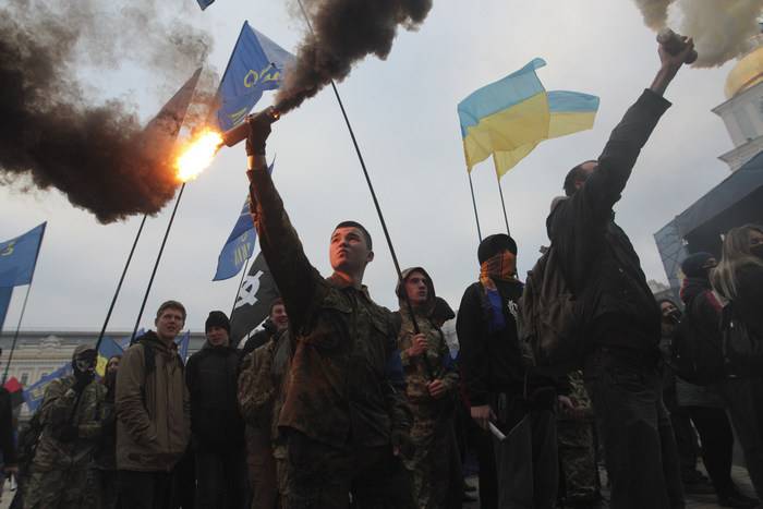 Киевке елдің свозят радикалдардан арналған марш құрметіне ЖИЫН