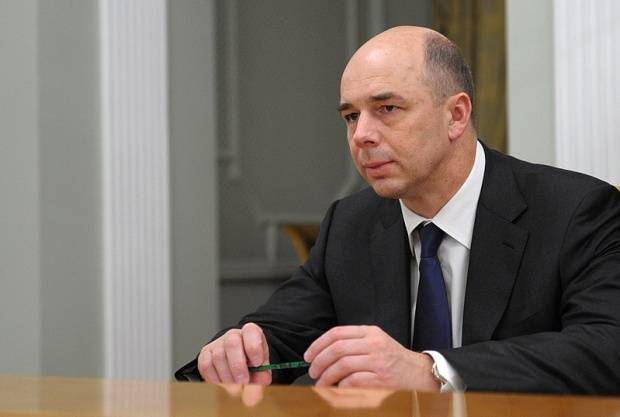 Siluanov géint d ' Finanzéierung vun der Arméi a vun der Rüstungsindustrie