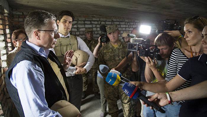 Спецпрадстаўнік дзярждэпу ЗША Курт Волкер правёў сустрэчы з дэпутатамі Рады