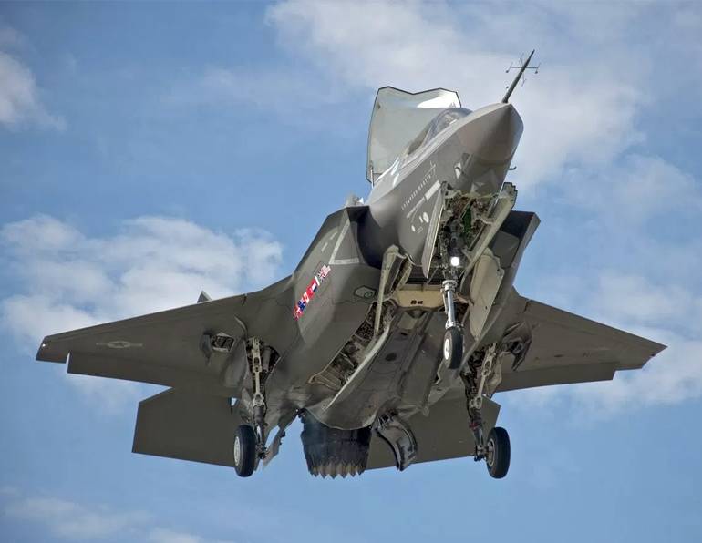 Norway receives first batch of F-35A
