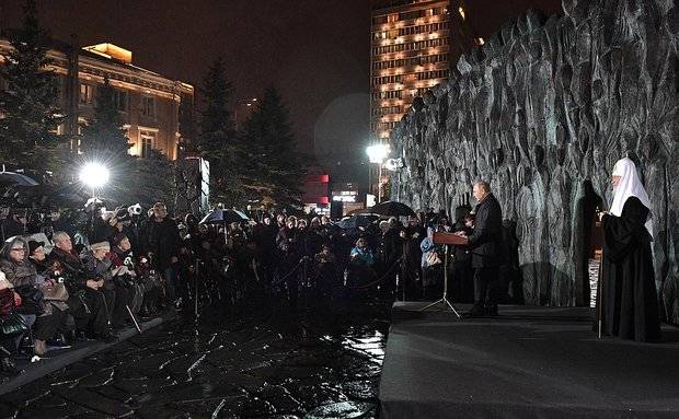 Sergey Chernyakhovsky: the creation of the monument 