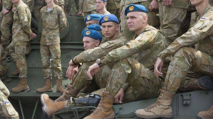 Ukrainian paratroopers against changing the berets