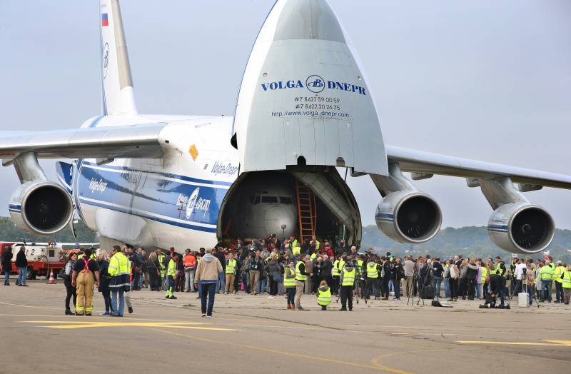 Russland an d ' Ukrain nees Bezéiungen zu der Un-124–100