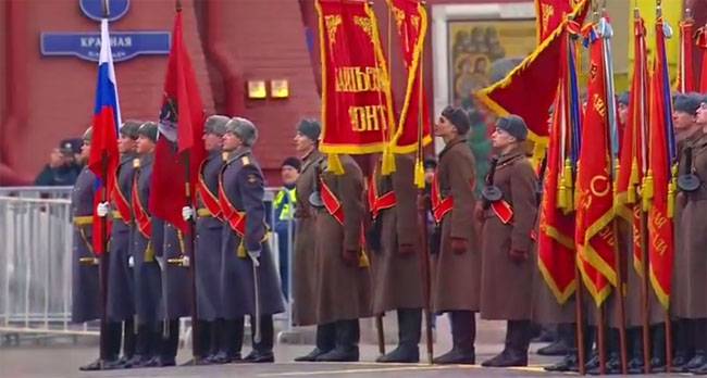 On the Day of military glory of Russia held a solemn March on red square