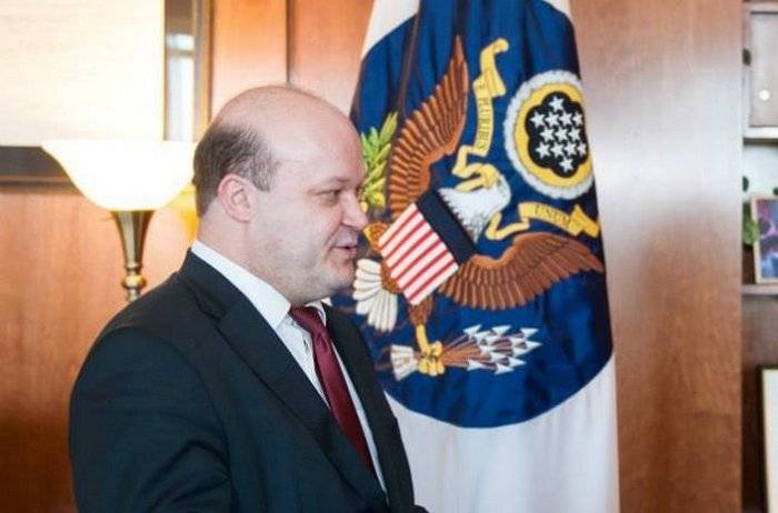 Den ukrainske Ambassadør i USA rapporterede, at det vil $350 millioner er afsat til Kiev for forsvar