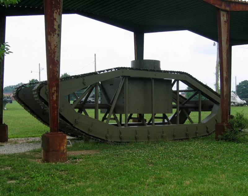 Un char léger Pioneer Tractor Skeleton Tank (états-UNIS)
