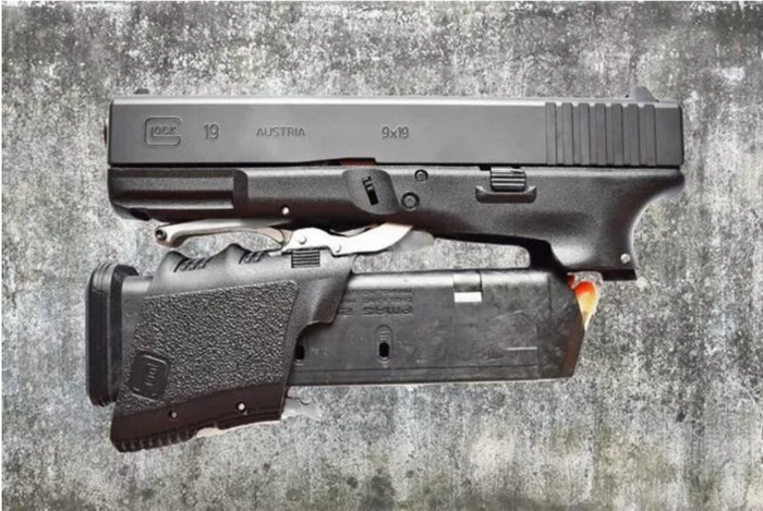 Компанія Full Conceal представила Glock 19 складаний конструкції