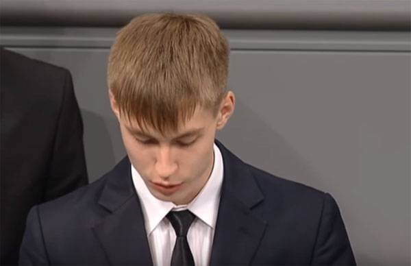 D ' Gymnasium zu Yanar testet no der skandalösen Optrëtter vun de Schüler am Bundestag