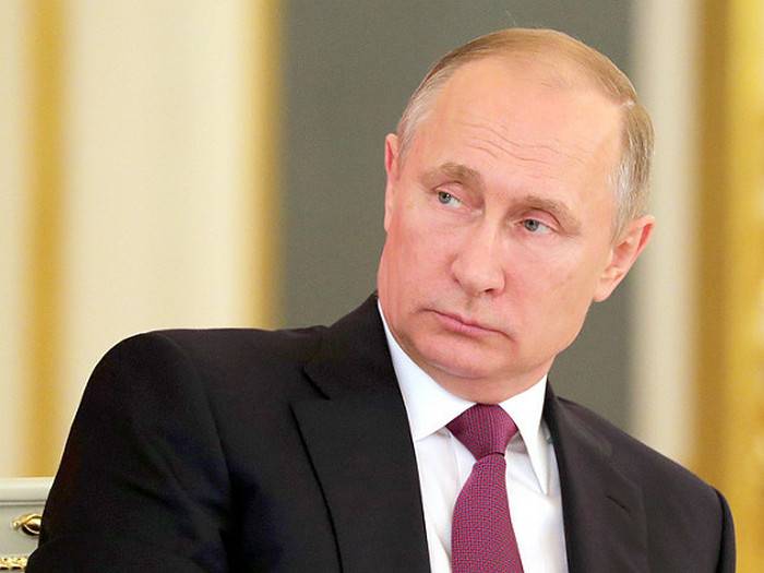 D 'Ukrainische Ausseministère huet zu Moskau d' folgend Zeeche vum Protests wéinst der Rees Putins an d ' Krim