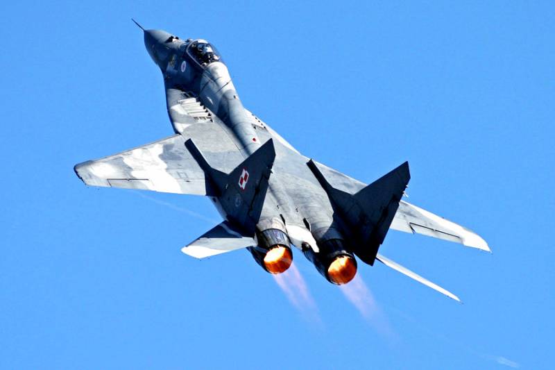MiG-29 på steroider i den polske luftforsvaret er utfordrende MiG-35. Det innebærer utspekulert plan 