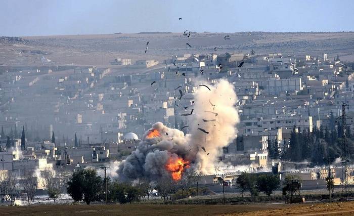 D ' US-Loftwaff an den Deeg a Syrien hunn nëmmen e Gol, dräi Bagger zerstéieren
