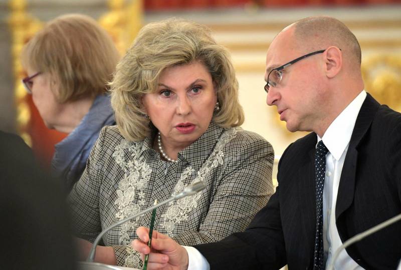 Menneskerettighetsforkjempere sammen med innenriksdepartementet vil kontrollere gyldigheten av massen manglene av Krim-russisk statsborgerskap