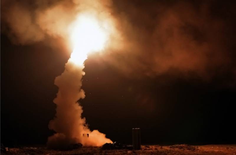 Das Problem von Crimean «Regenschirm» ÜBER. Ob man bereit ist, «Triumphe» Parieren massiven Raketenangriff des Gegners?