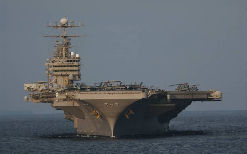 La russie contre l'OTAN. Alors, à quoi les états-UNIS porte-avions?