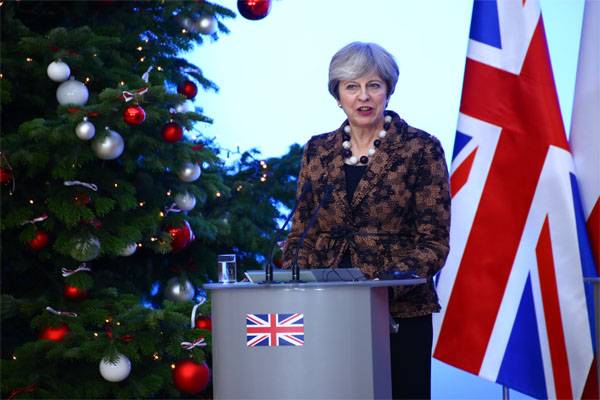 Mei announced to the British pilots the winners of the LIH*