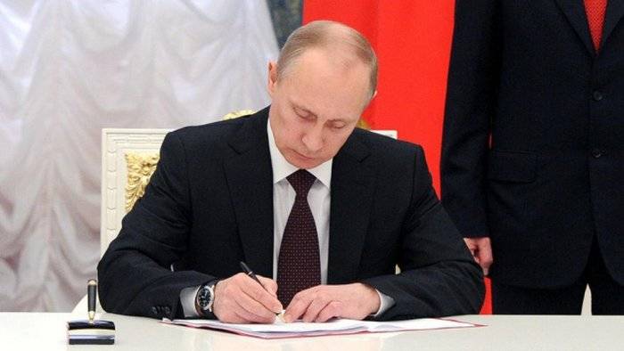 Putin har ratificerat avtalet på grundval av den ryska Flottan i Tartus