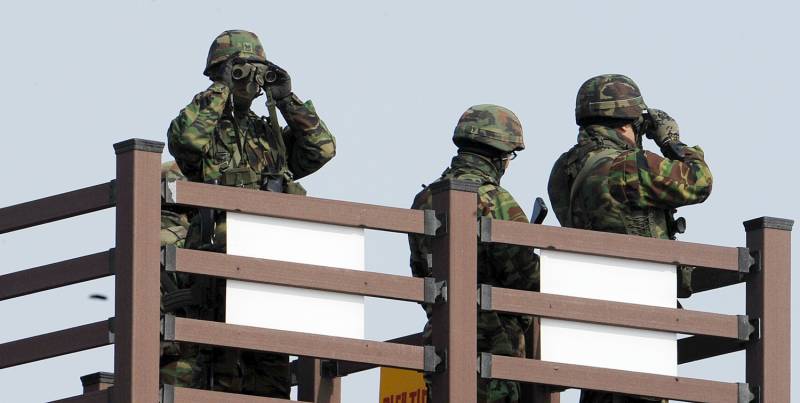 Navy Sydkorea har opsnappet et andet fartøj, der på grund af mistanke om levering af olie til NORDKOREA
