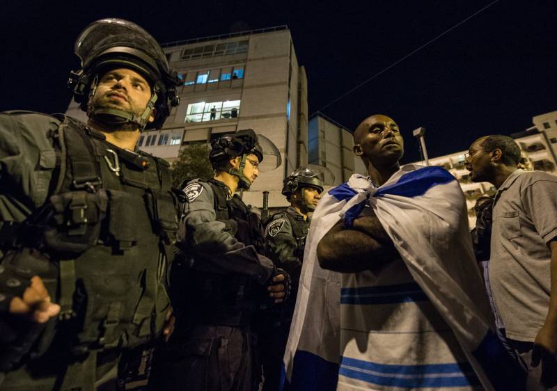 Israel sagde: 