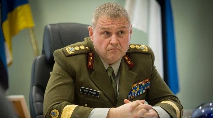 Estland har anklagat Ryssland för att förbereda sig för krig med NATO