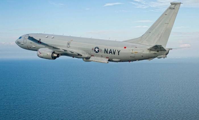 Ministerio de rf: el avión espía de estados unidos se encontraba en el área de Хмеймима en el período de un ataque de los terroristas rusos de la base de